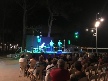 Palo Misterio. Ballet folklòric dominicà. La Pineda, Pinar del Perruquet, passeig marítim. Jornades d'homenatge a la cultura dominicana.
