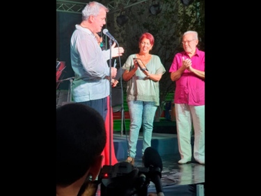 Festival de habaneras de La Habana. Cecilio Tieles, Director Artístico del festival y Presidente de ACC-I, Martha Bonet, Presidenta de Instituto Cubano de la Música reciben de Pablo Marcet Bonel, Presidente de la Fundación 100 Ciudades por la Paz, sendos Reconocimientos en el marco de la entrega del Premio Internacional Pax Urbis a la Ciudad de La Habana y el concierto de la popular cantante Liuba María Hevia y su grupo, 8 noviembre 2019, Plaza de San Francisco Asís, La Habana, Cuba